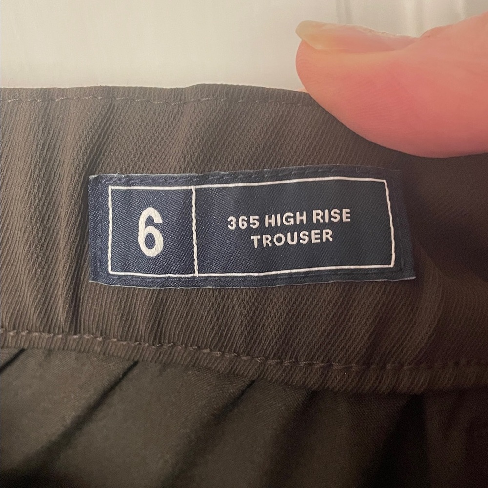 GAP 365 High Rise Cargo Pleated Trousers in brown, women’s size 6 - Picture 4 of 15